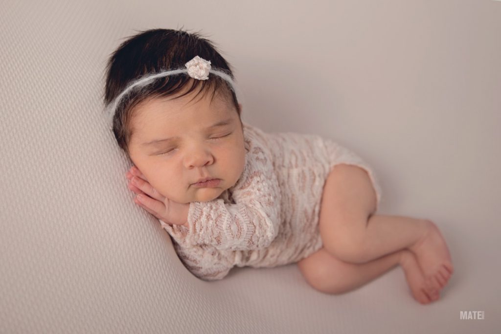 sesion de recien newborn nacido en estudio propio lugo